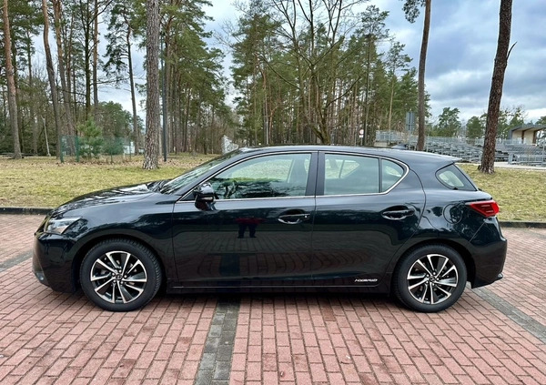 Lexus CT cena 96500 przebieg: 42200, rok produkcji 2019 z Augustów małe 497